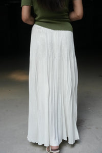 New Women's Elegant White Ribbed Pleated Maxi Bottom