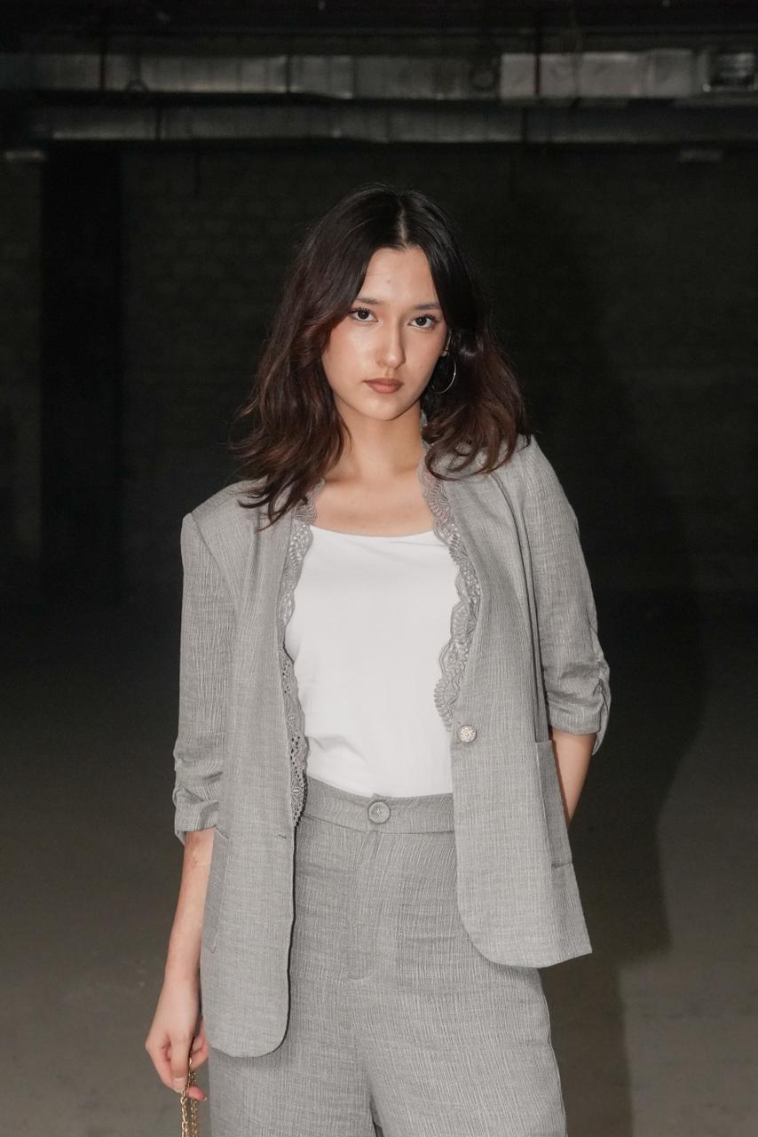 Luxe Grey Blazer Set – Lace Dress