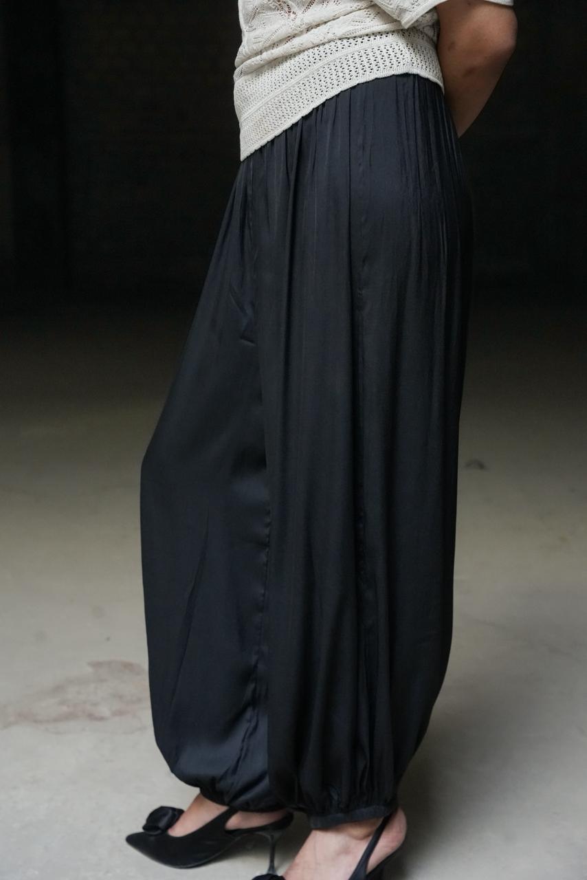 Women's Black Balloon Bottom